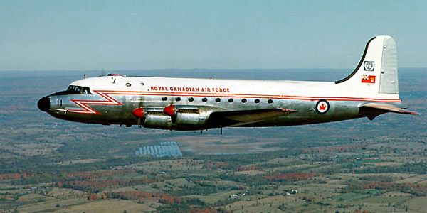 Photographie du Canadair CL-2/DC-4M North Star