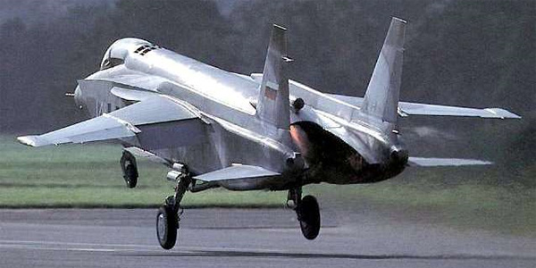 Photographie n°2 du Yakovlev Yak-141 'Freestyle'