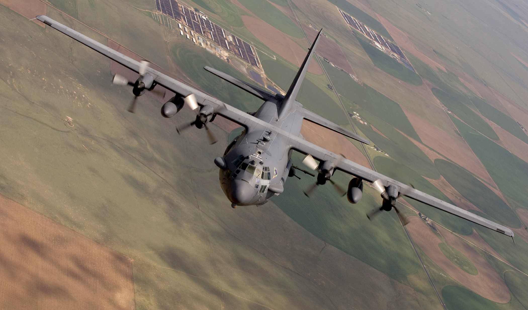 130 spectre. Летающая батарея Lockheed AC-130. АС-130 Gunship. Самолёт Lockheed AC-130 Spectre. AC-130 Spectre.