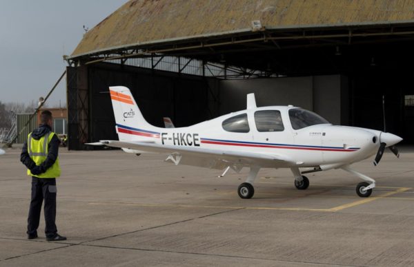 Cirrus SR-20.