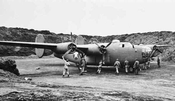 Alaska B-24D_Preflight1942