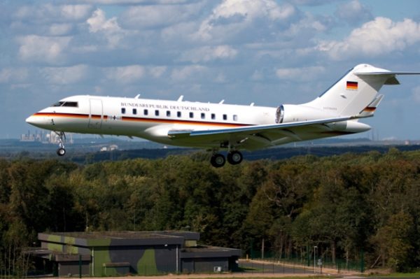 Bombardier Global Express 5000.