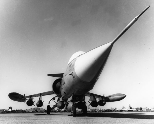 Le F-104 Starfighter était aussi un chasseur-bombardier.