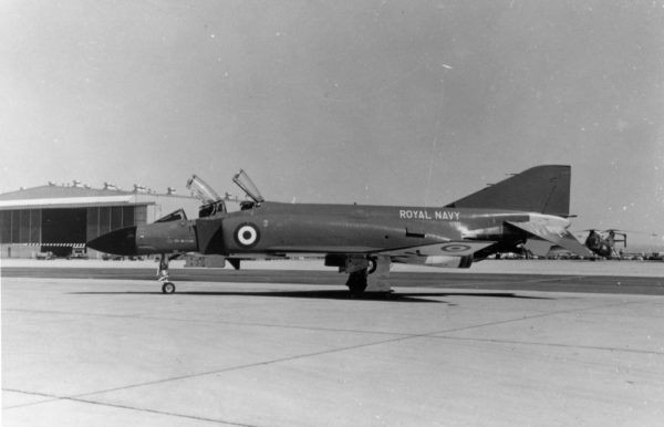 L'avion de présérie McDonnell YF-4K Phantom II.