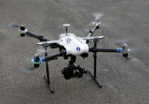 Remarquez le logo de la police belge sur ce drone.