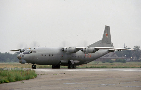 Antonov An-12.FAé Russe