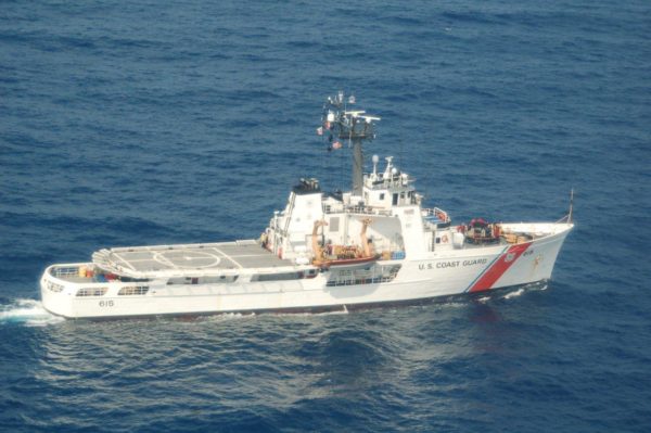 Le cotre USCGC Valiant.