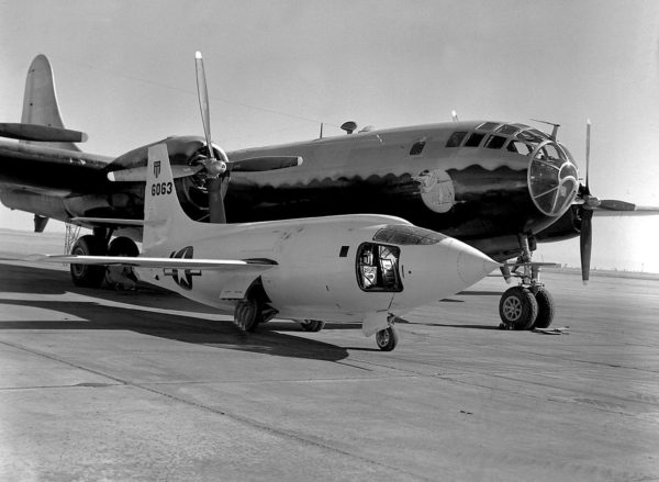 Bell XS-1.Boeing B-29_Wikimédia