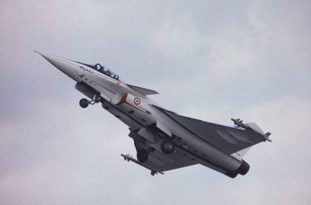 Dassault Rafale Prototype Il y a 30 ans volait le prototype du... Dassault Rafale ...