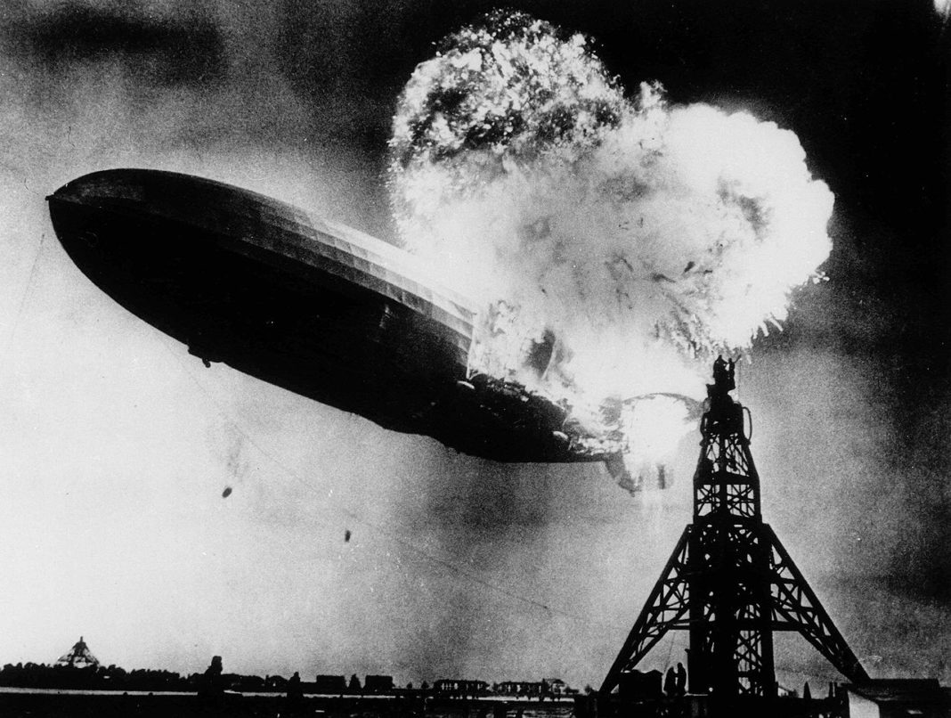 L'embrasement du dirigeable Hindenburg, première grande catastrophe  aérienne - Dossier avionslegendaires.net