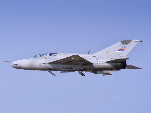 Mikoyan MiG-21UM.Serbie_Wikimédia