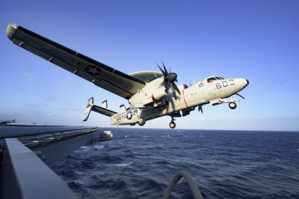 E-2C.USS Eisenhower.2_USN