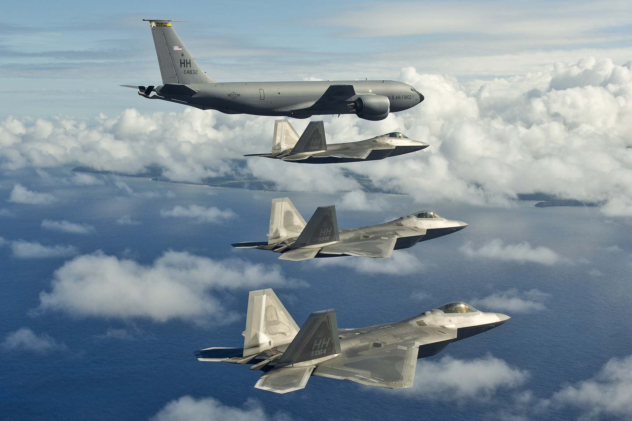 70eme Anniversaire De L Us Air Force Le Lockheed Martin F 22 Raptor Avionslegendaires Net 70eme Anniversaire De L Us Air Force Le Lockheed Martin F 22 Raptor Avionslegendaires Net
