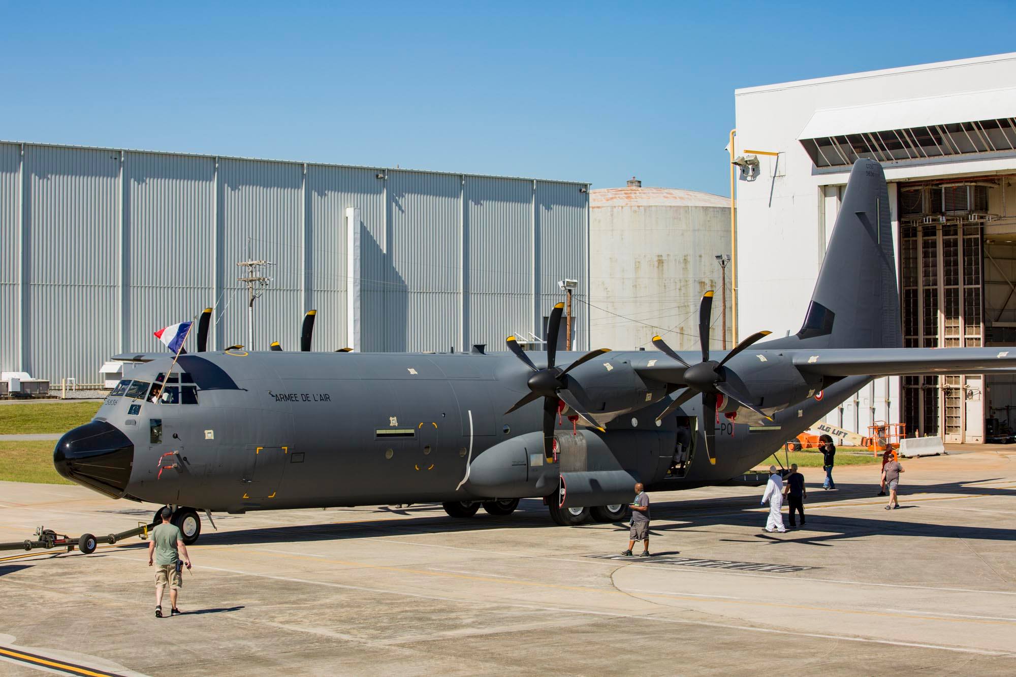 C 130 50. Lockheed Martin c-130j-30 super Hercules самолет. Локхид c-130 «Геркулес». Lockheed Martin c-130j. Lockheed c130j Hercules самолет.