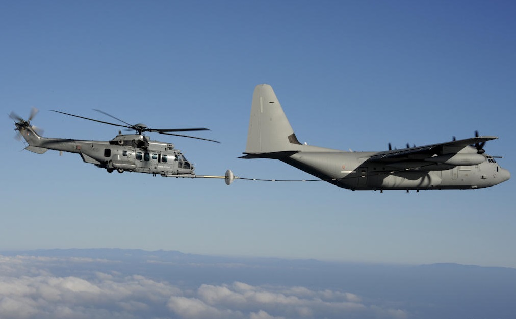 L’A400M Atlas obtient une première capacité de vol automatique en suivi de terrain à basse altitude . Ravitaillement-Caracal