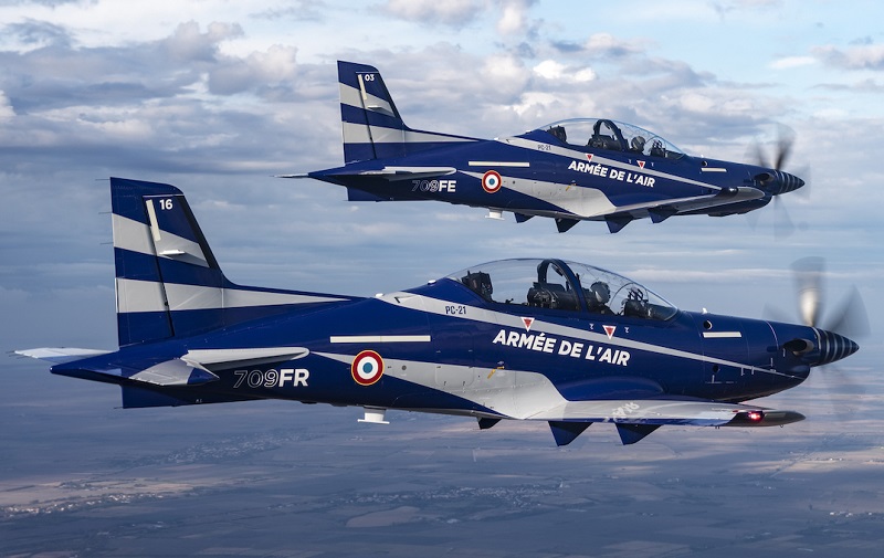 Pilatus Pc 21 Patrouille De France [新しいコレクション] ピラタス pc-21 183977-ピラタス pc-21