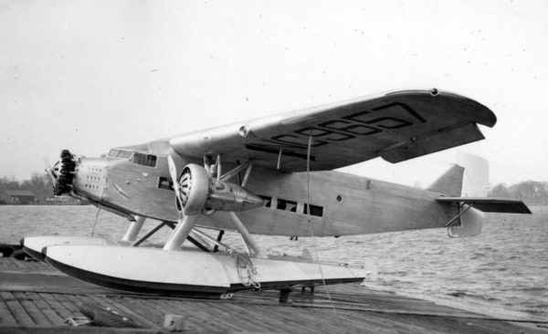 Ford 4-AT / 5-AT Trimotor — avionslegendaires.net