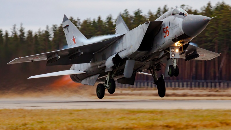 fast-fighter-aircraft-MiG-31-Foxhound