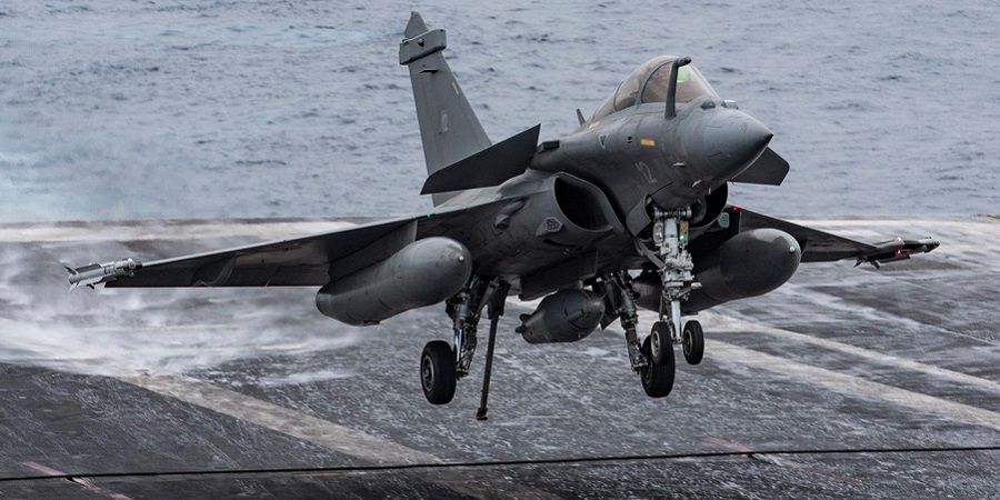 Naval Aviation  Rafale-M-appontage-CdG-couverture_MN