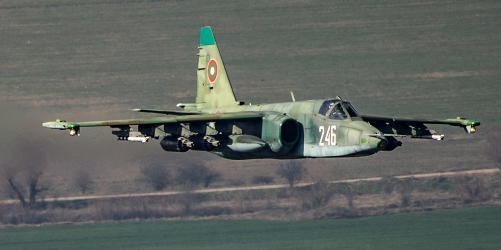 https://www.avionslegendaires.net/wp-content/uploads/2022/07/Sukhoi-Su-25-Bulgarie-couverture_OTAN.jpg