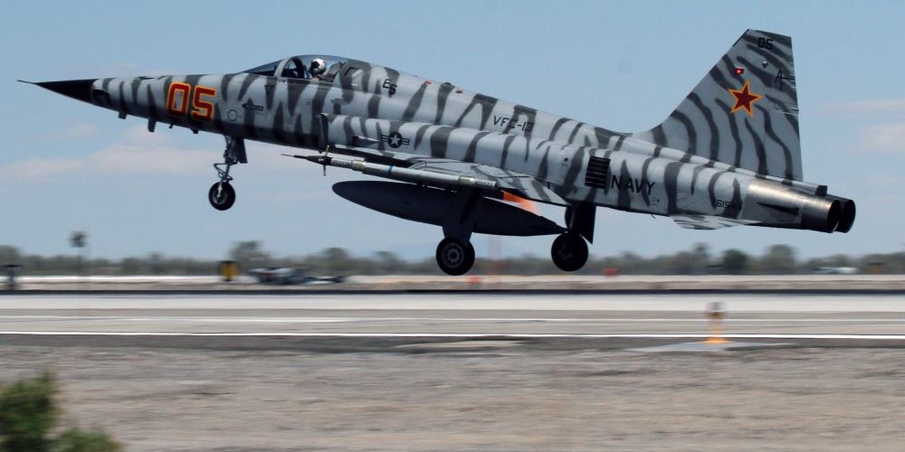 VFC-13 F-5N couverture_USN