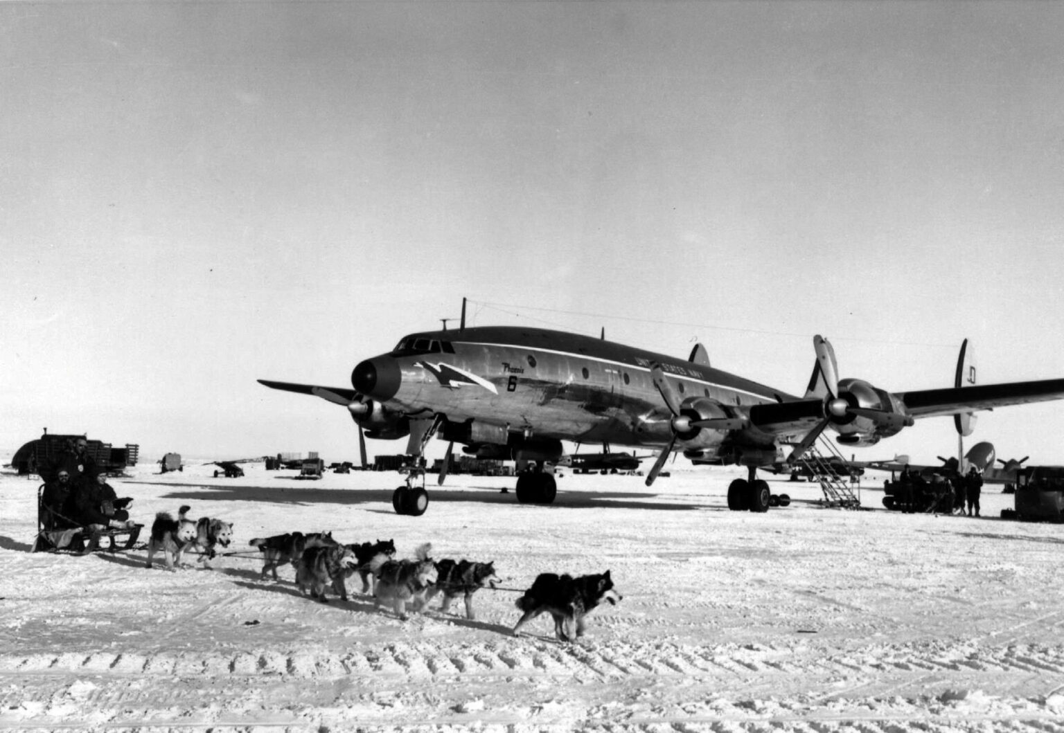 R7v 250 ans de l’US Navy et de l’US Marines Corps, volet 24 : le Lockheed ...
