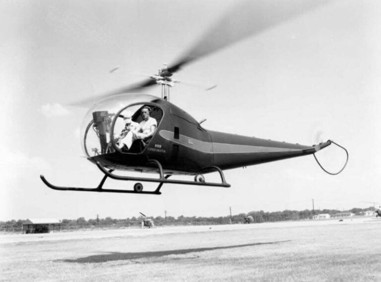 Bell 201 Il y a 80 ans vola le Bell 47, premier hélicoptère construit en grande ...