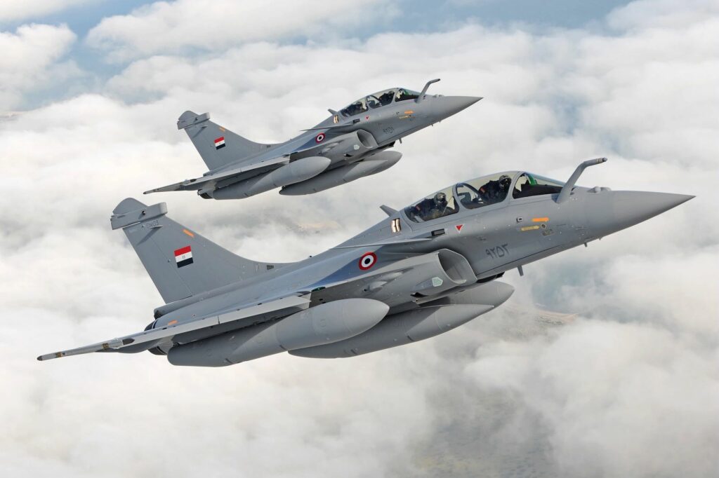 Le Rafale dans tous ses états. — Dossier avionslegendaires.net