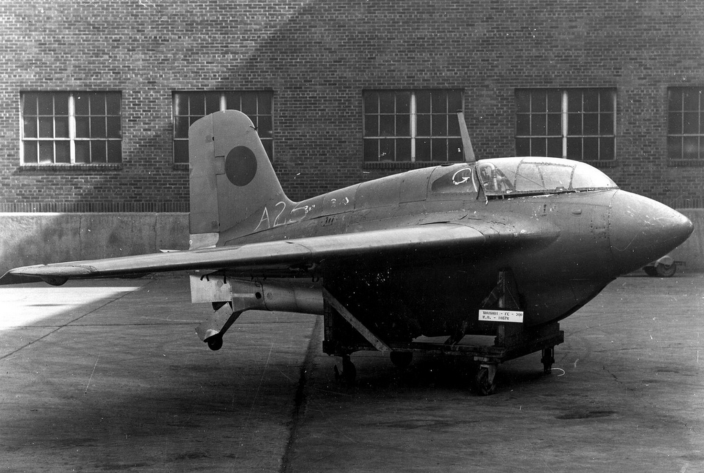 Missions secrètes, le sous-marin Japonais I-29 en escale à Lorient en 1944 Mitsubishi-J8M_copyright-USAF