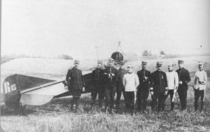 Escadrille REP 15 devant un REP K Archives Musée de l'Air d'après ouvrage de Felix Torres et Jacques Villain : Robert Esnault Pelterie 