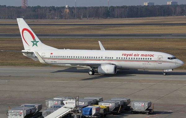 L'immatriculation marocaine CN-RNU apparait parfaitement sur le bas du fuselage de ce Boeing 737-800.