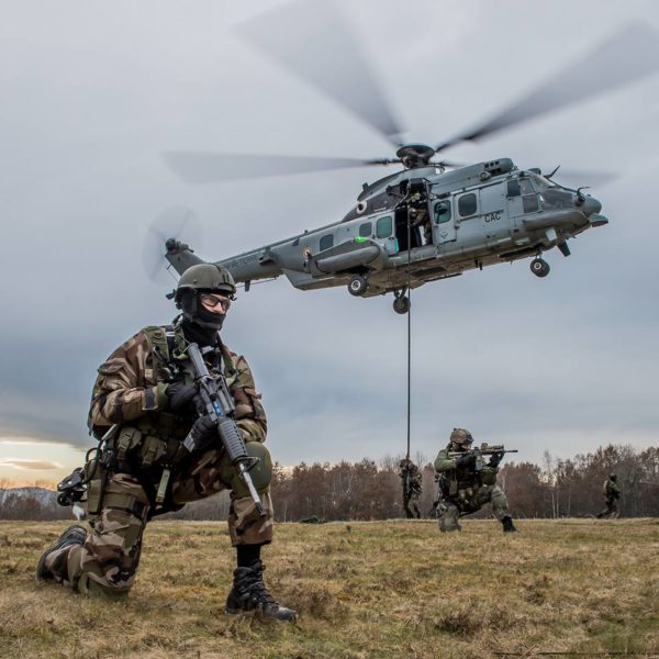 L'Eurocopter EC 725 Mk-2 Caracal, la monture des forces spéciales françaises.