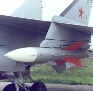 R-40 a guidage semi actif