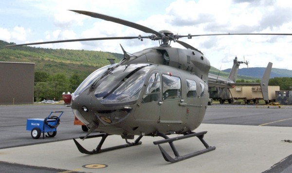 Un Eurocopter UH-72A sur le tarmac de Fort Indiantown ANGB.