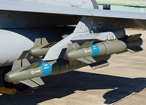 L'Armement Air-Sol Modulaire de Safran monté sur un avion de l'Armée de l'Air.