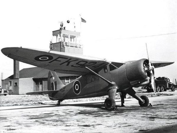 BCATP Stinson 105