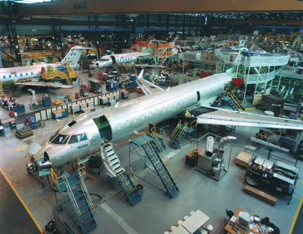 Chaîne d'assemblage des Bombardier CRJ-700.