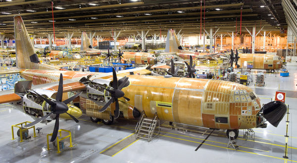 Lockheed-Martin C-130J Super Hercules sur leur chaîne d'assemblage.