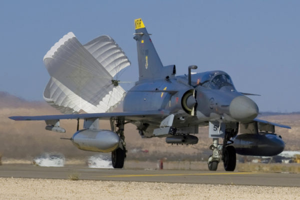 Kfir Colombie parachute