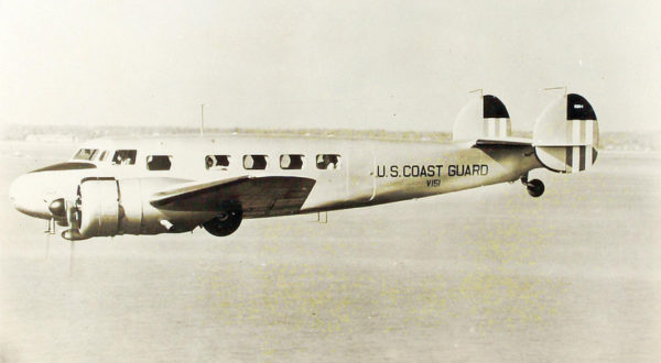 Lockheed R3O Electra de l'US Coast Guard.