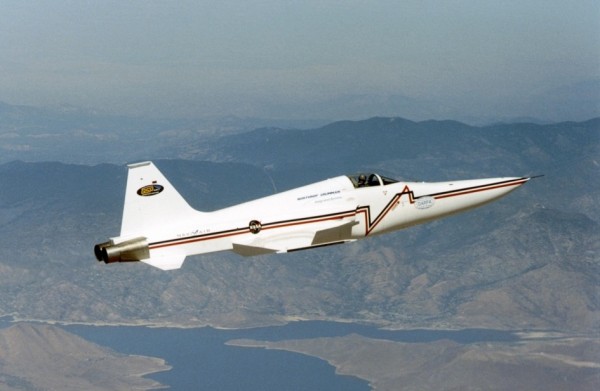 Northrop-Grumman SSBD en vol au-dessus du désert californien.