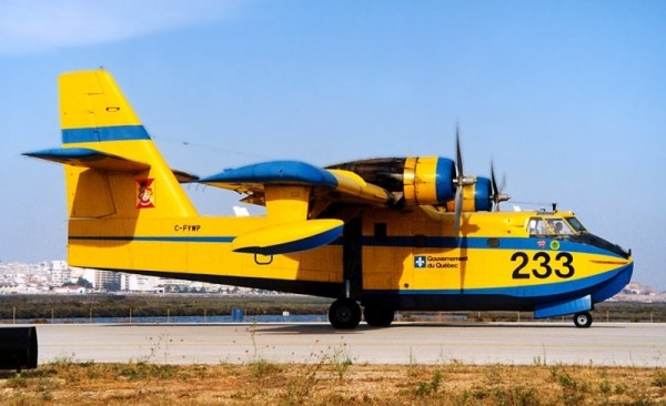 SAGQ Canadair CL-215