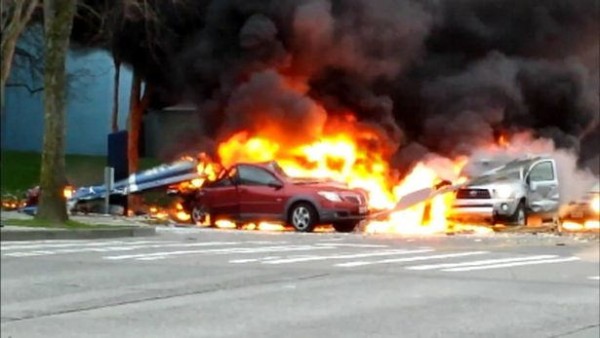 Un violent incendie s'est déclenché après le crash.